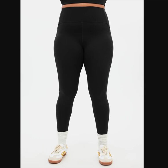 LOT of 6 Girlfriend Collective leggings & bike shorts - Picture 4 of 5